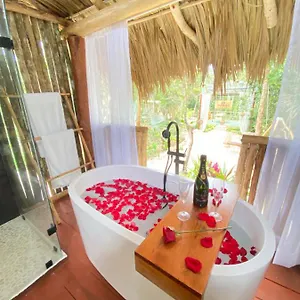 nuscaa-boutique-tree-house-spa.allrivieramayahotels.com/