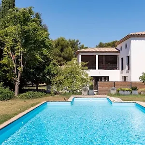 https://callelongue-coliving-mas-des-sous-bois.fr-provencehotel.com