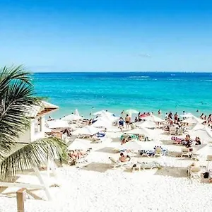 https://castillo-del-mar.allrivieramayahotels.com