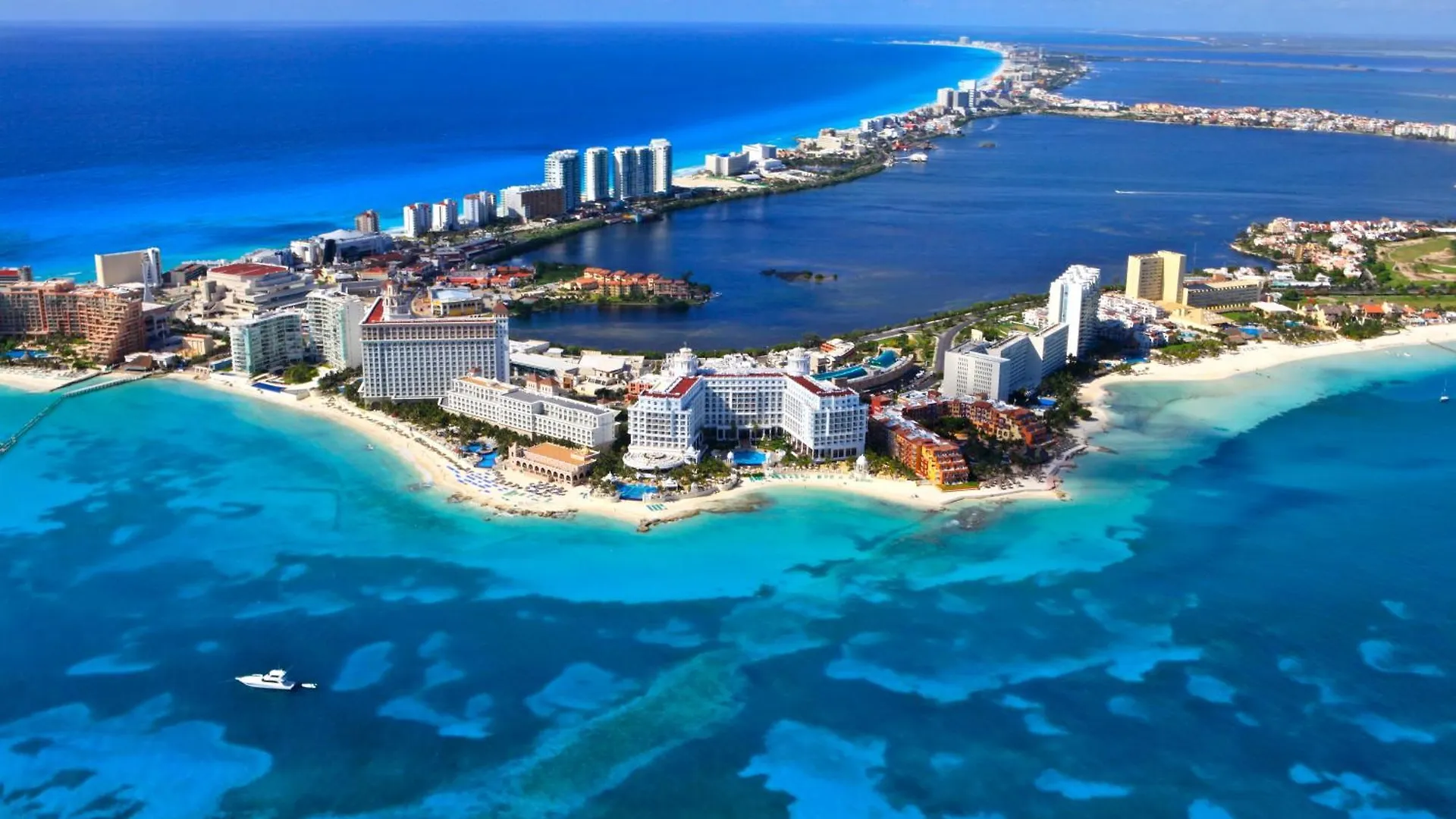 Azcapri Villa Boutique & Spa Cancún Apartahotel